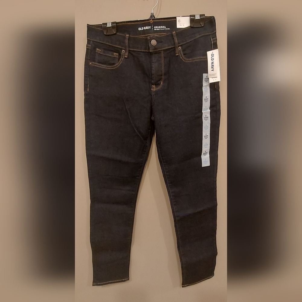 Old Navy Original Mid-Rise Short Jeans